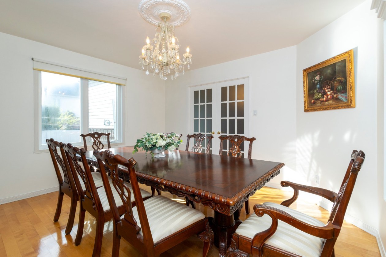Salle à manger — 8635, Rue Orsay, Brossard, J4Y3G4, Brossard
