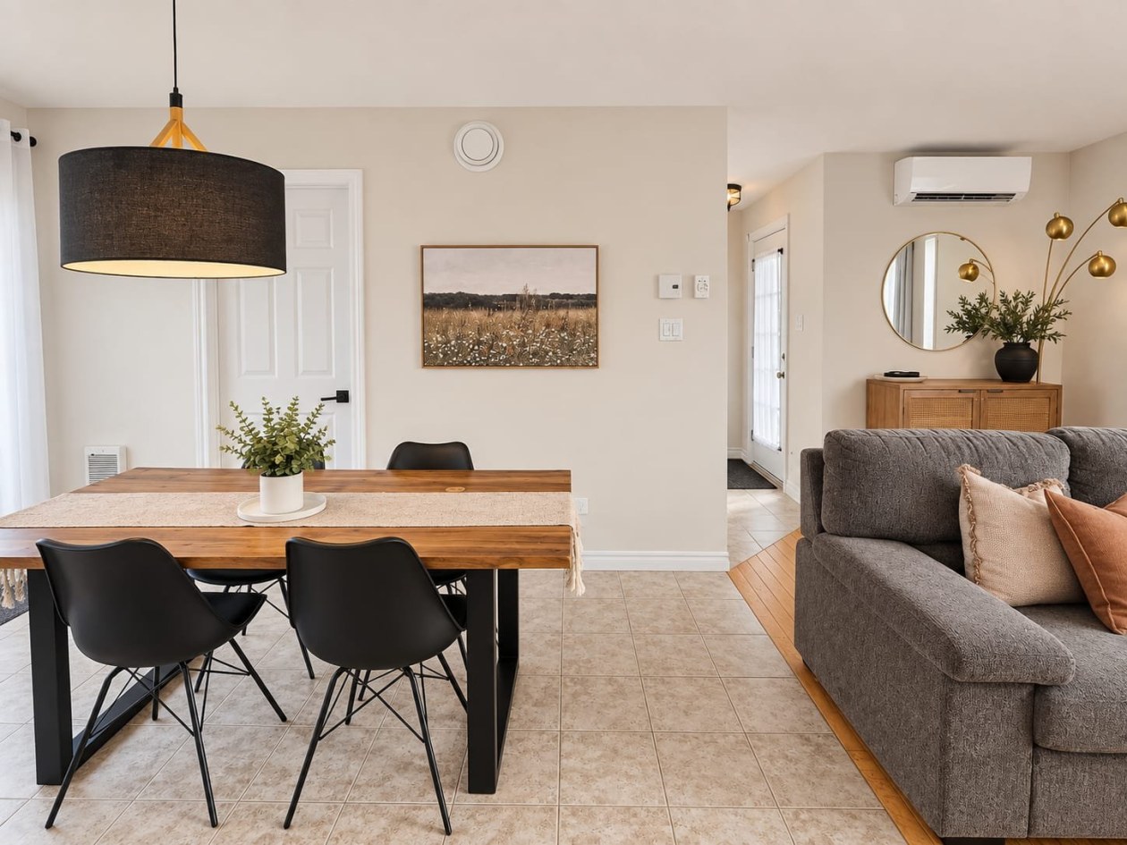 Salle à manger — 248 Rue de la Riviera, Saguenay