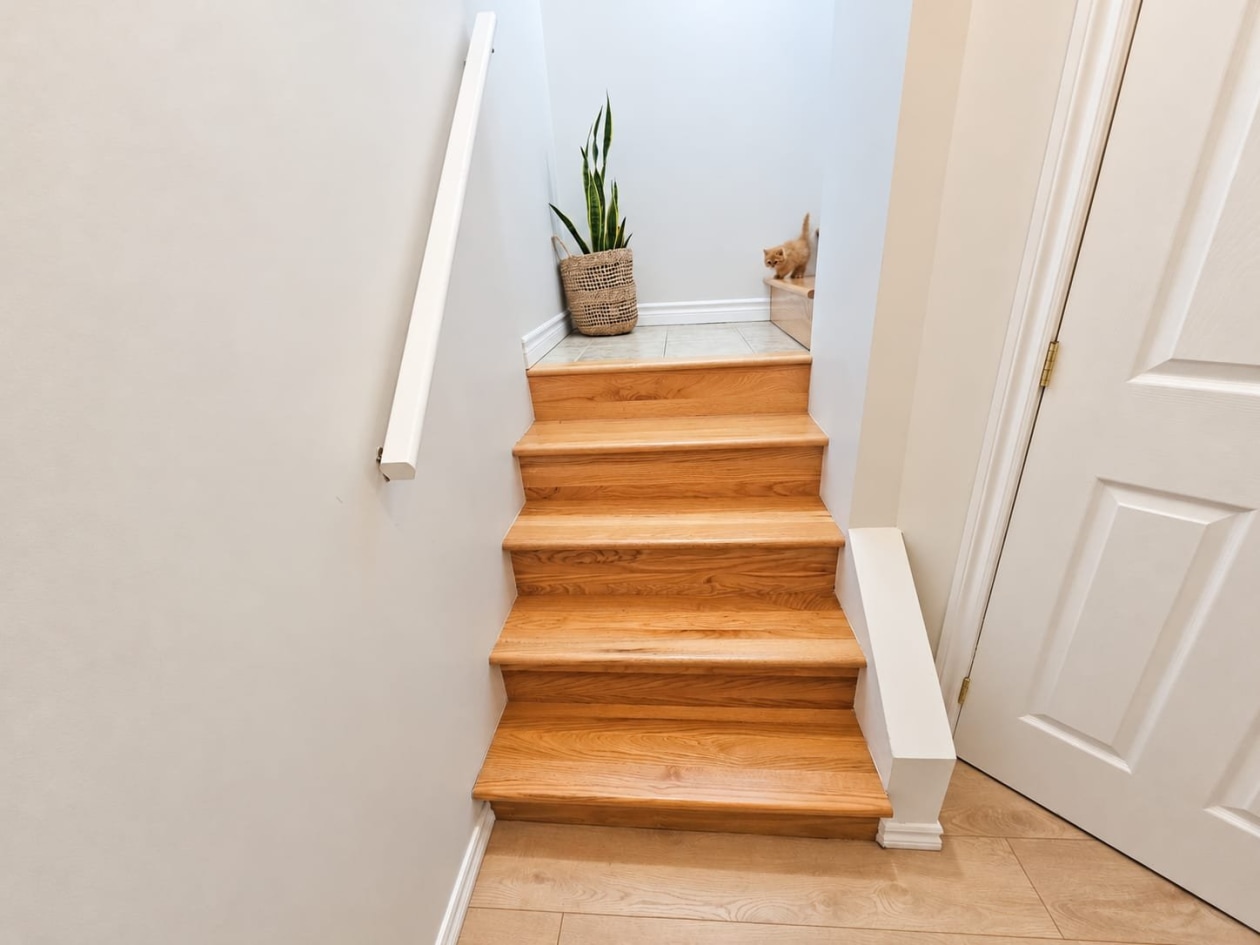 Escalier — 248 Rue de la Riviera, Saguenay