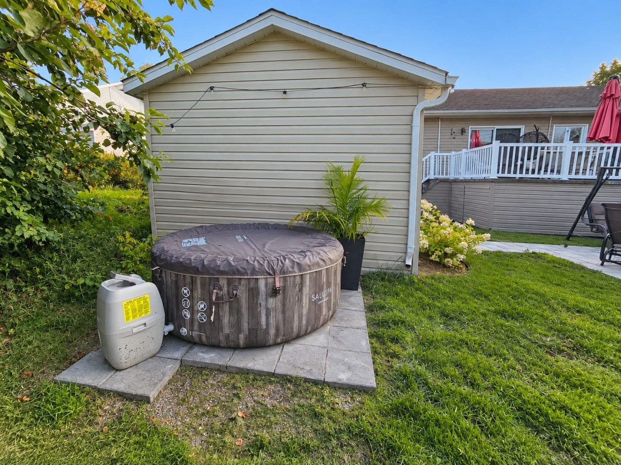 Spa — 248 Rue de la Riviera, Saguenay