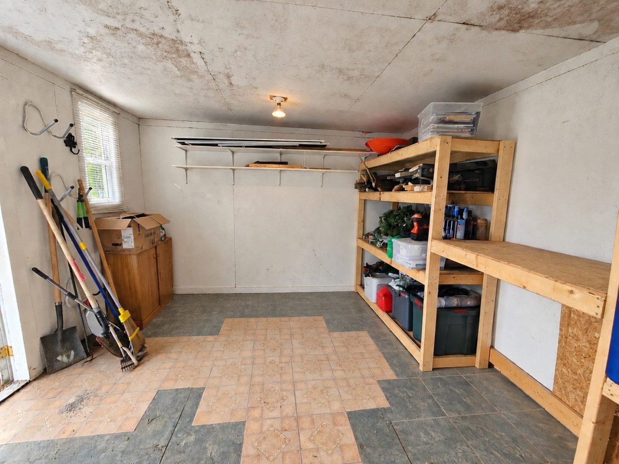 Remise — 248 Rue de la Riviera, Saguenay