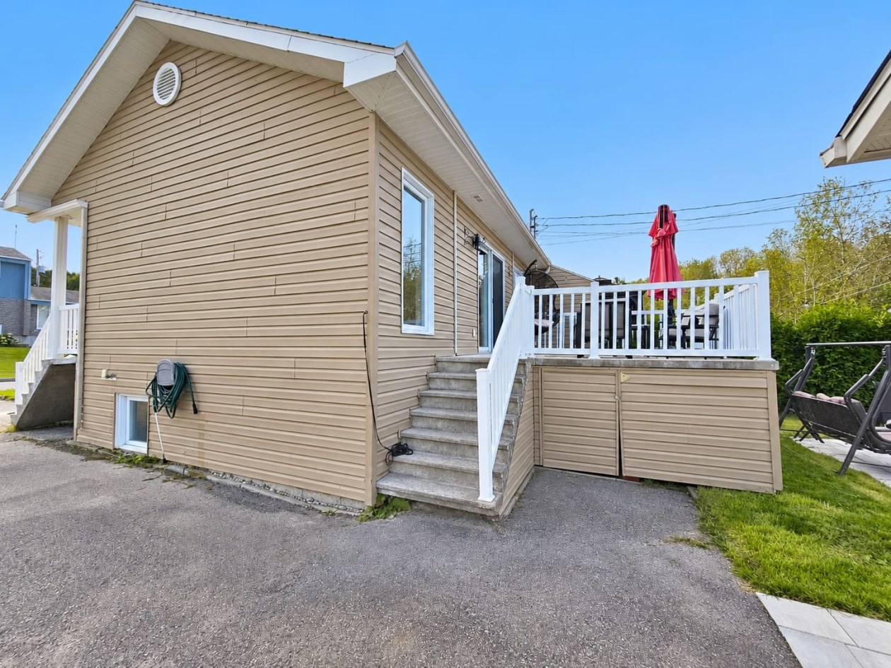 Face arrière — 248 Rue de la Riviera, Saguenay