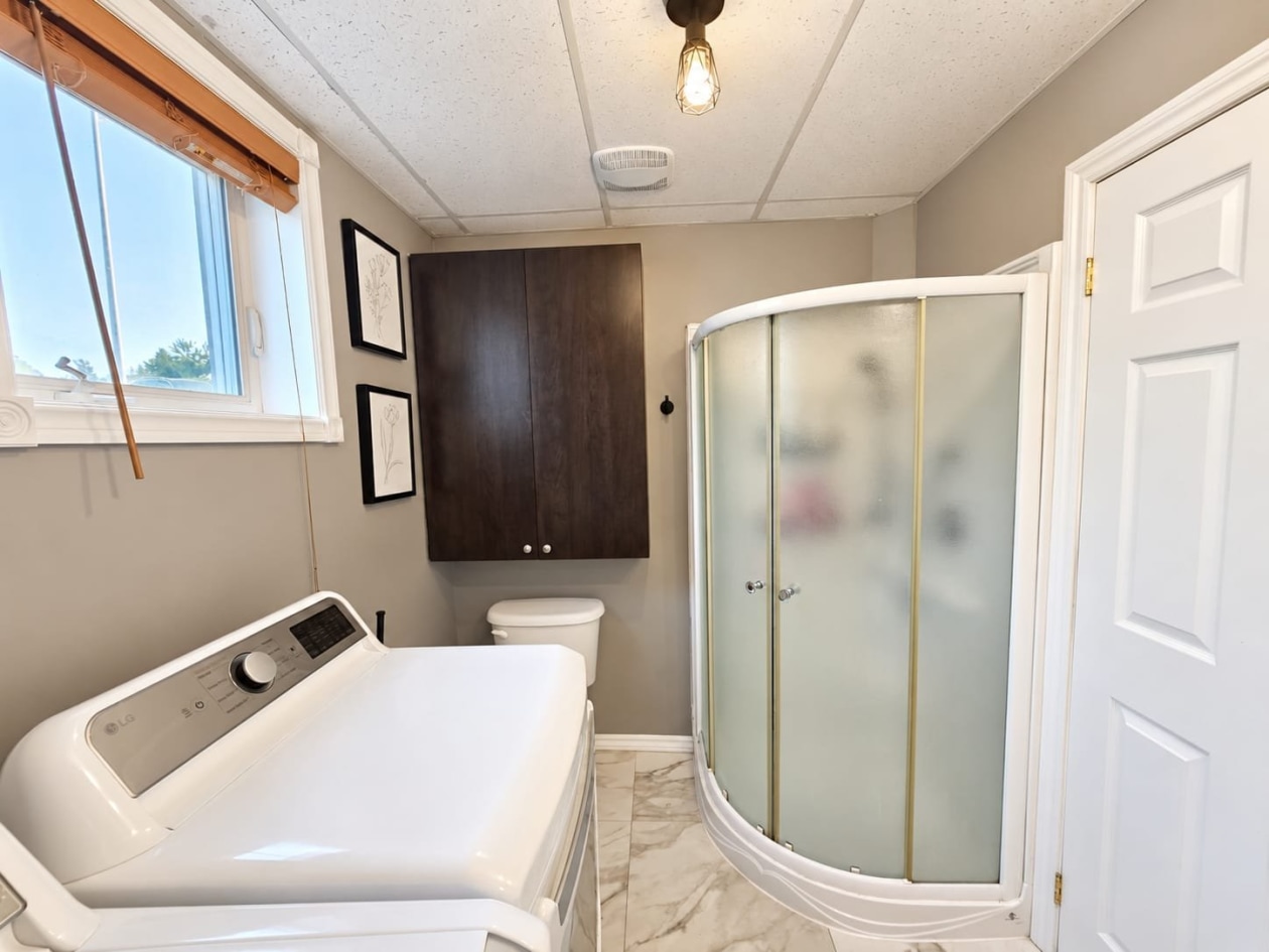 Salle de bains — 248 Rue de la Riviera, Saguenay