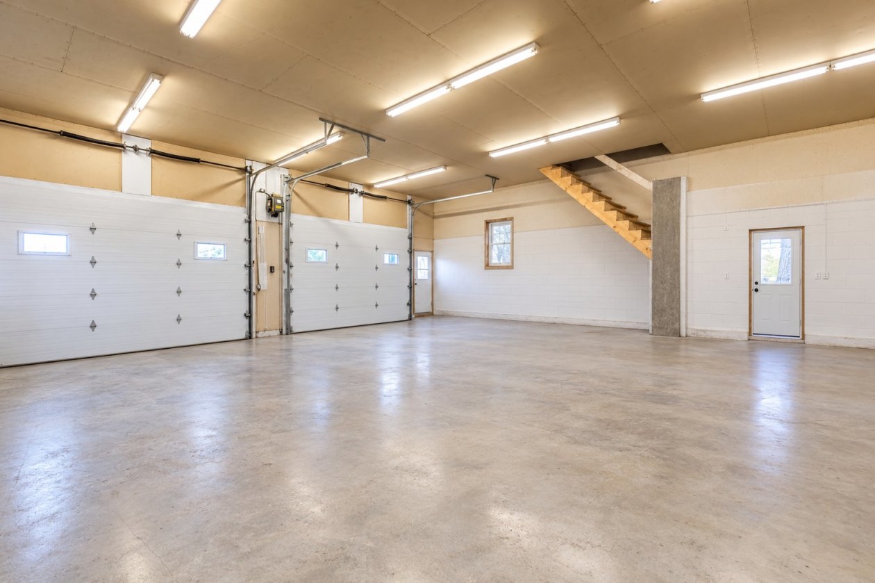 Garage — 248 Rue Lacroix, Lambton