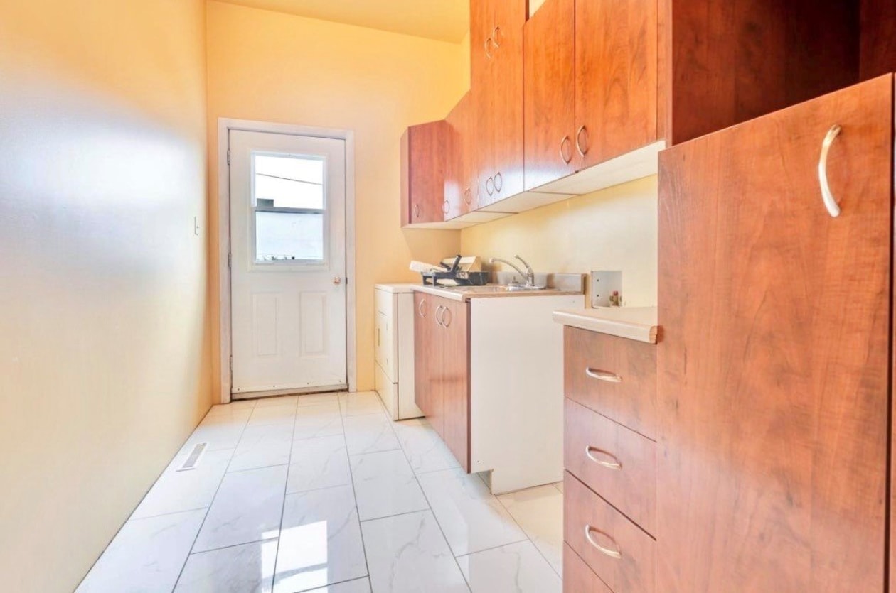 Salle de lavage — 248 Rue Lacroix, Lambton