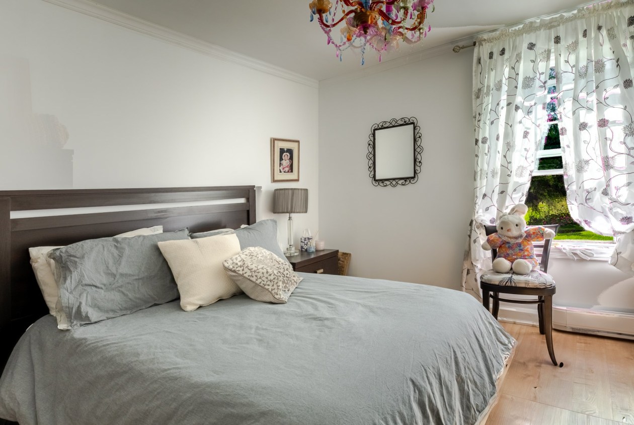 Chambre à coucher — 543 Av. Ste-Brigitte, Sainte-Brigitte-de-Laval