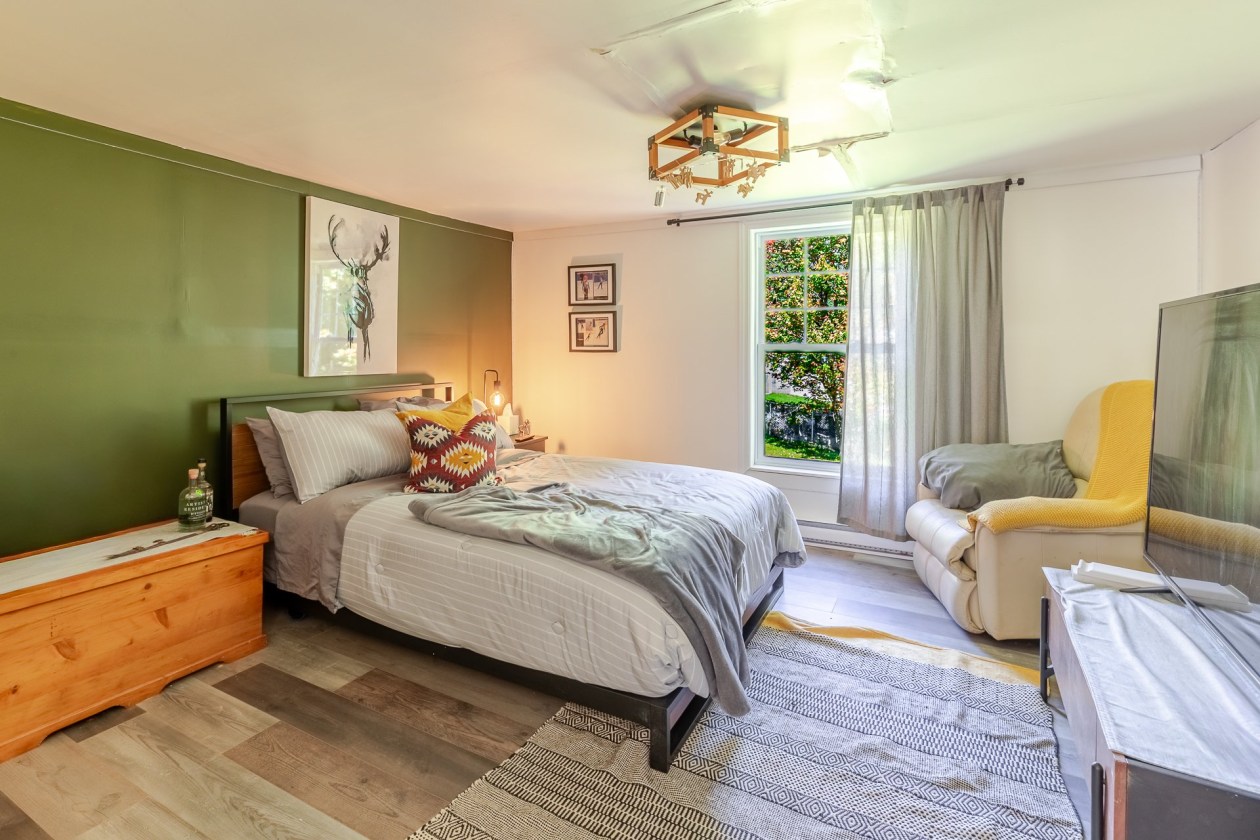 Chambre à coucher — 543 Av. Ste-Brigitte, Sainte-Brigitte-de-Laval