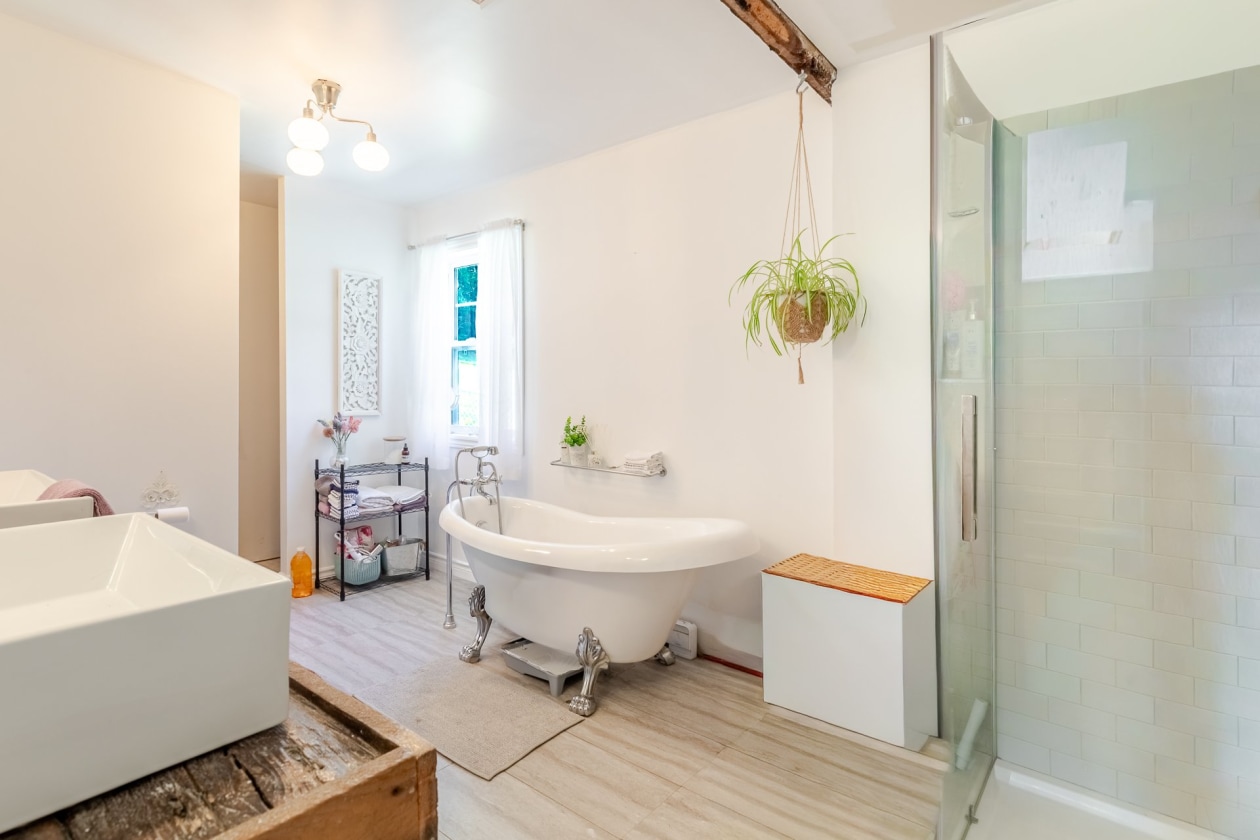 Salle de bains — 543 Av. Ste-Brigitte, Sainte-Brigitte-de-Laval