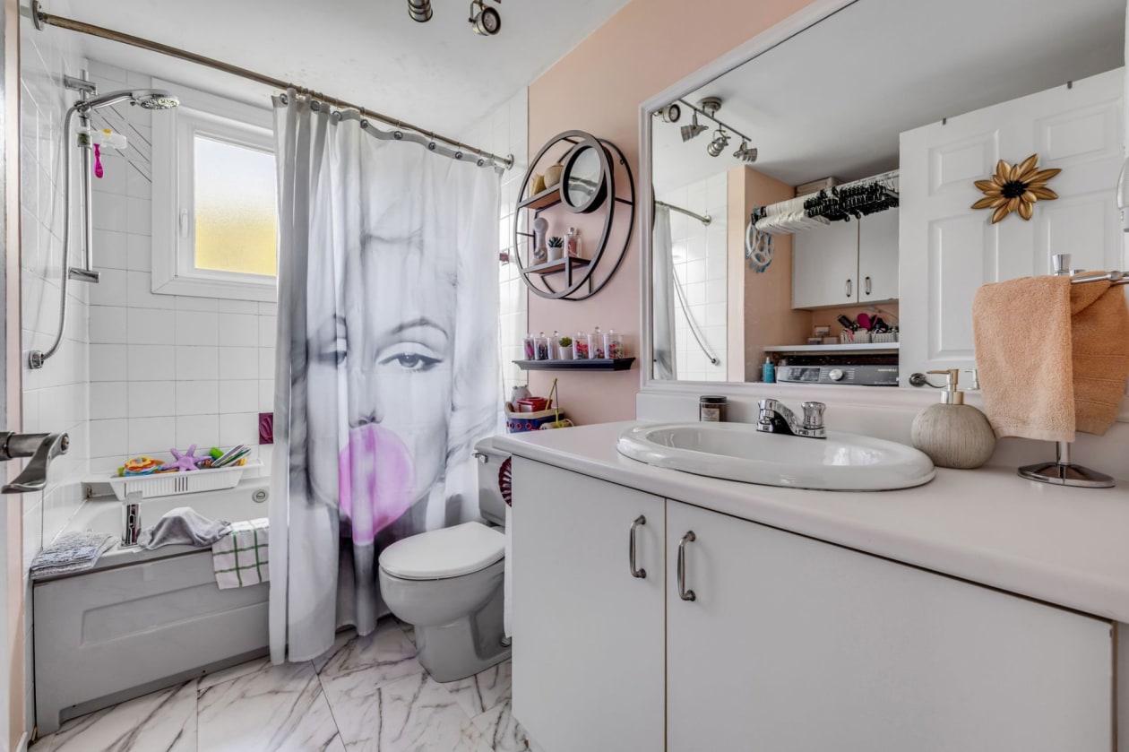 Salle de bains — 27 Rue du Sénégal, Québec