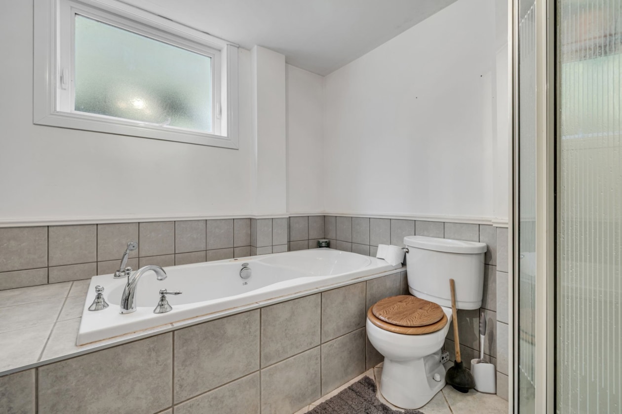 Salle de bains — 27 Rue du Sénégal, Québec