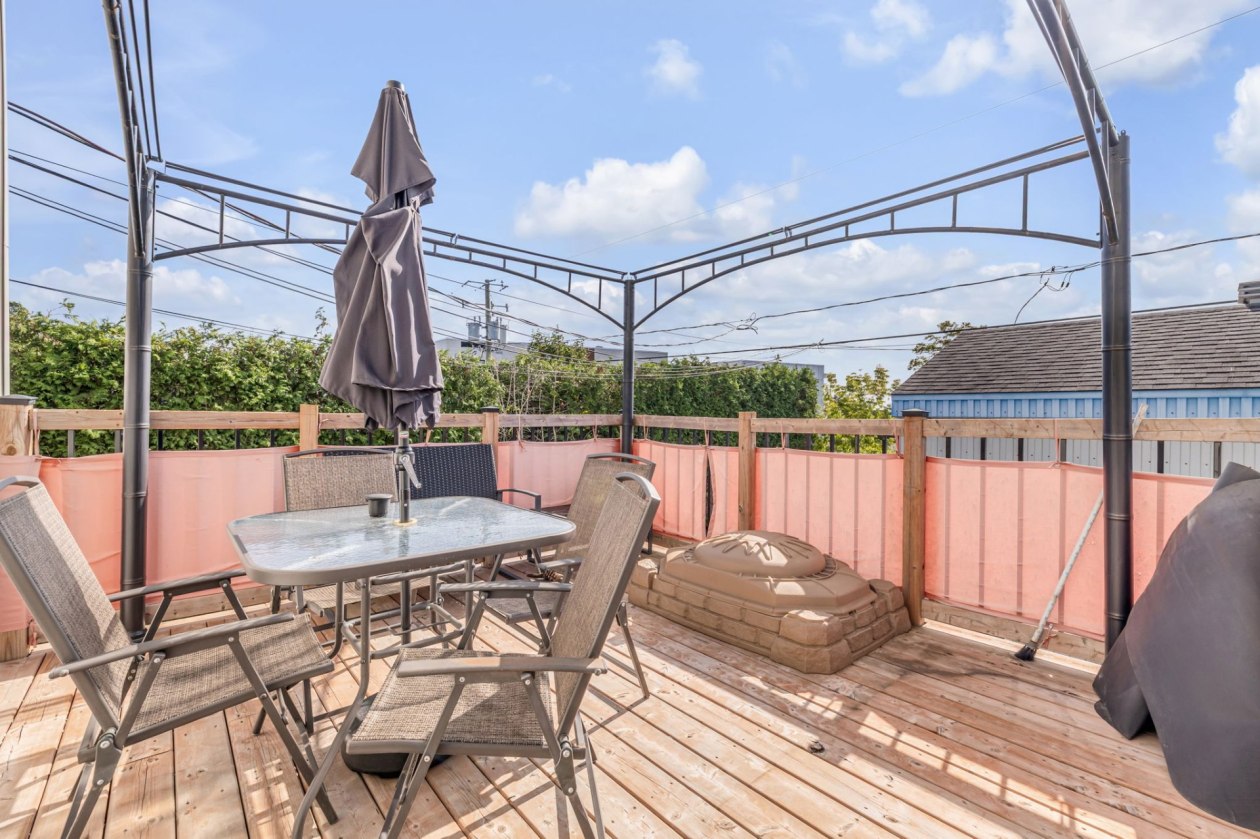 Terrasse — 27 Rue du Sénégal, Québec