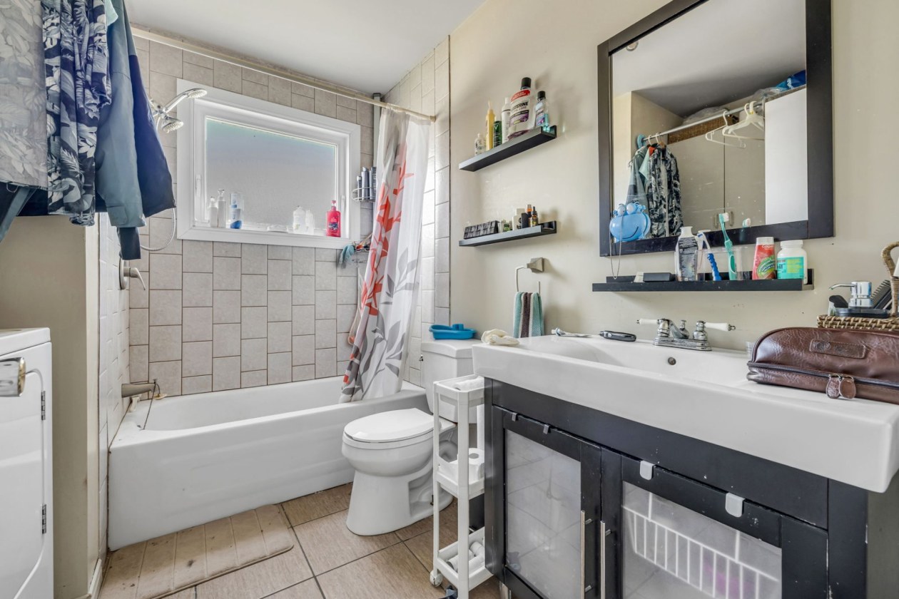Salle de bains — 27 Rue du Sénégal, Québec