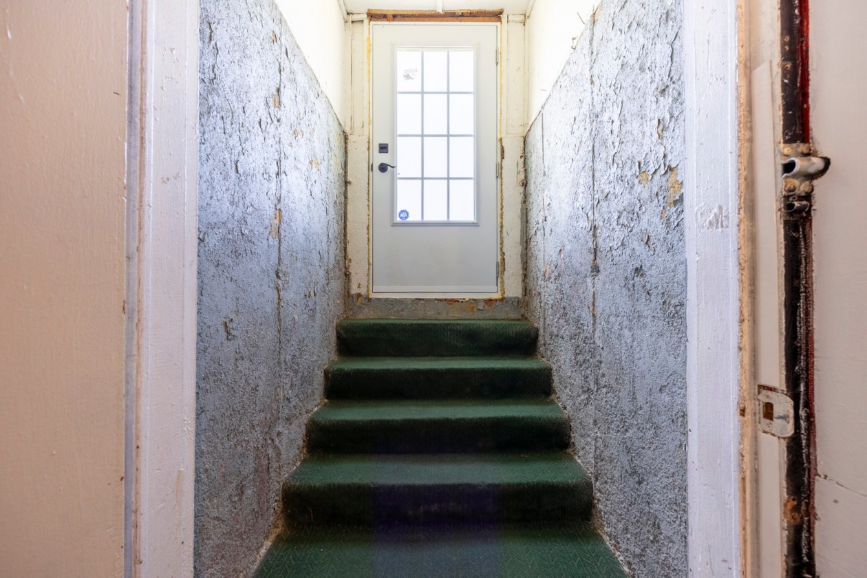 Entrée extérieure — 271 Rg Barthélemy, Saint-Léon-le-Grand