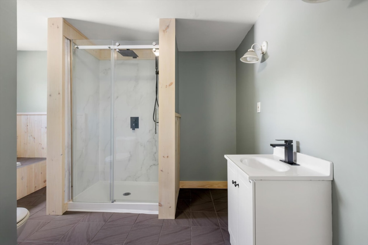 Salle de bains — 90 Rue des Aventuriers, Trois-Rivières