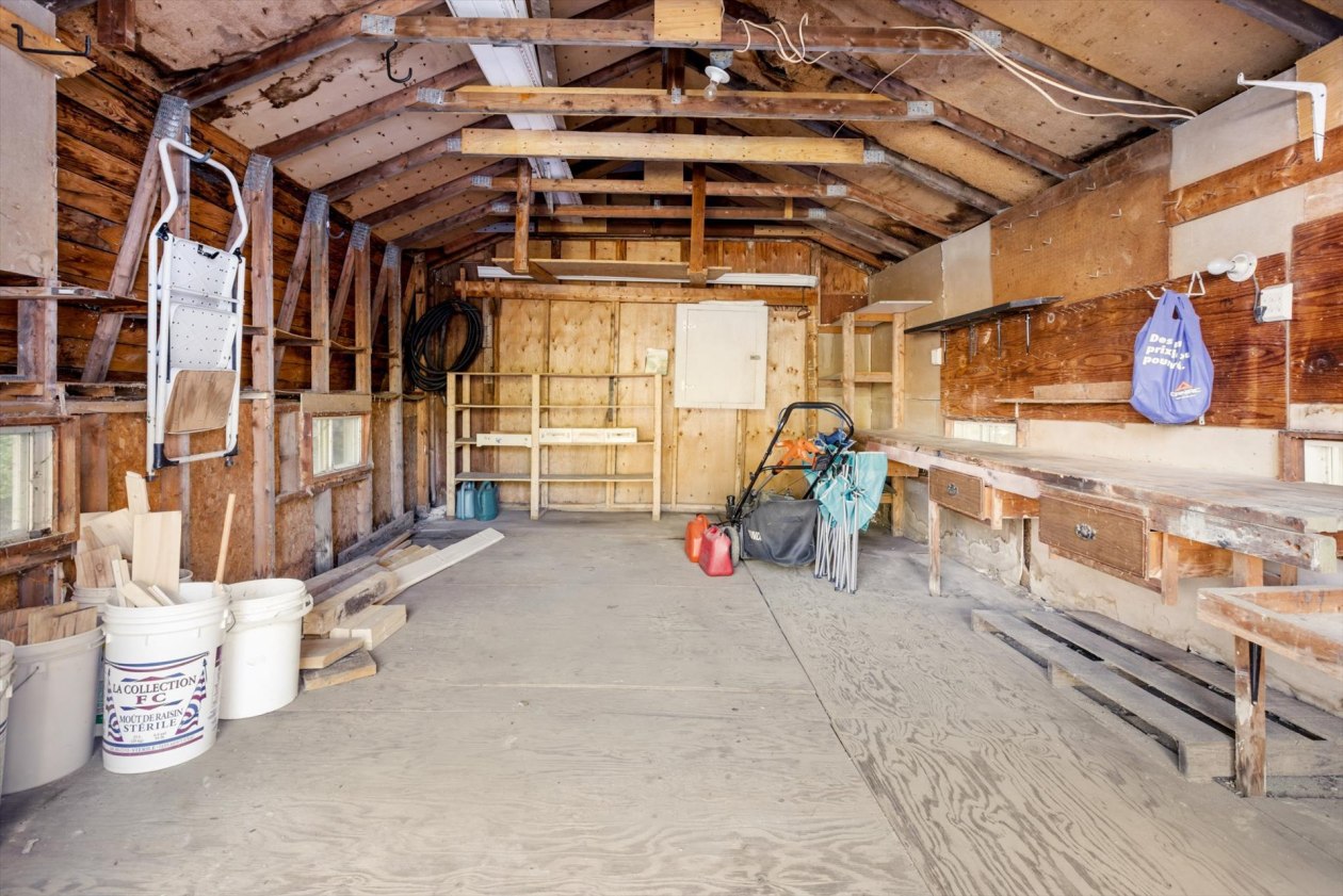 Garage — 90 Rue des Aventuriers, Trois-Rivières