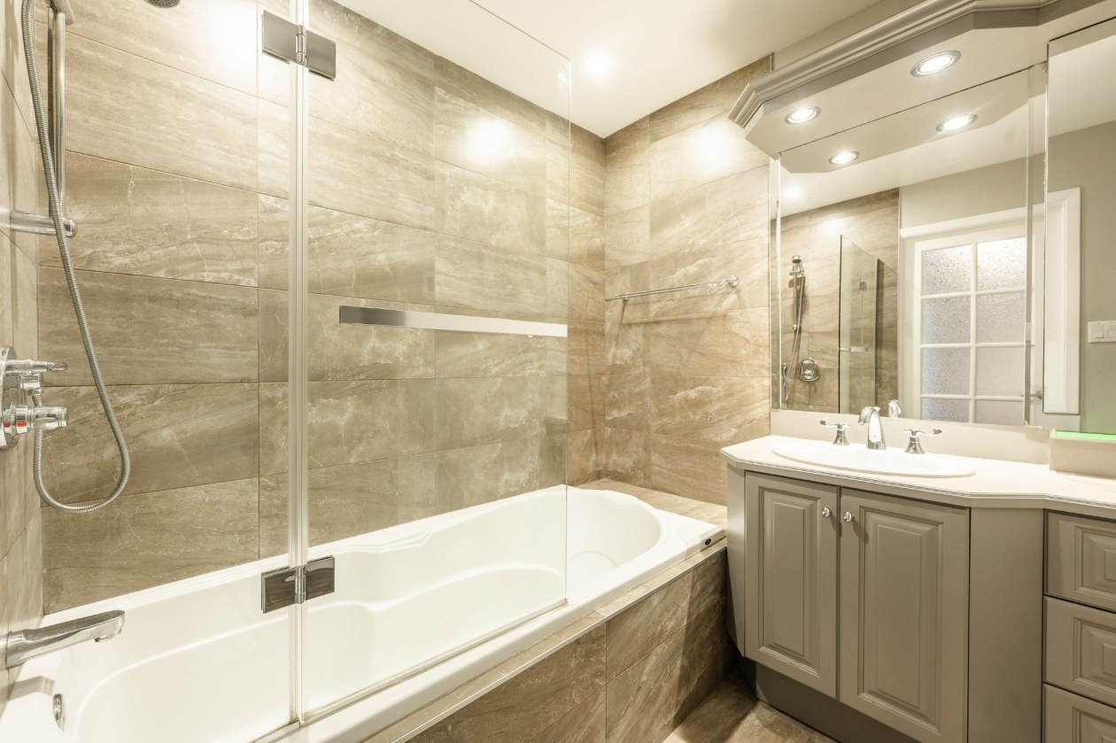 Salle de bains — 224, Rue de Montligeon, Boucherville, J4B6E6, Boucherville