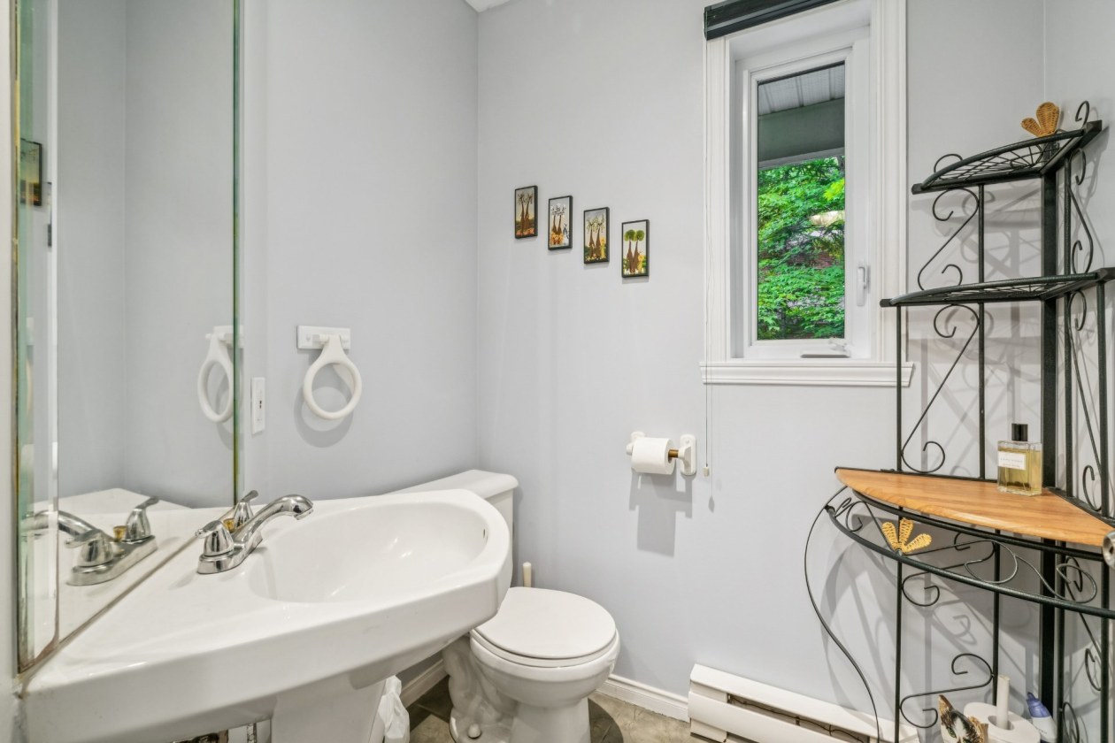 Salle d'eau — 153, Rue Larivière, Saint-Colomban, J5K1E5, Saint-Colomban