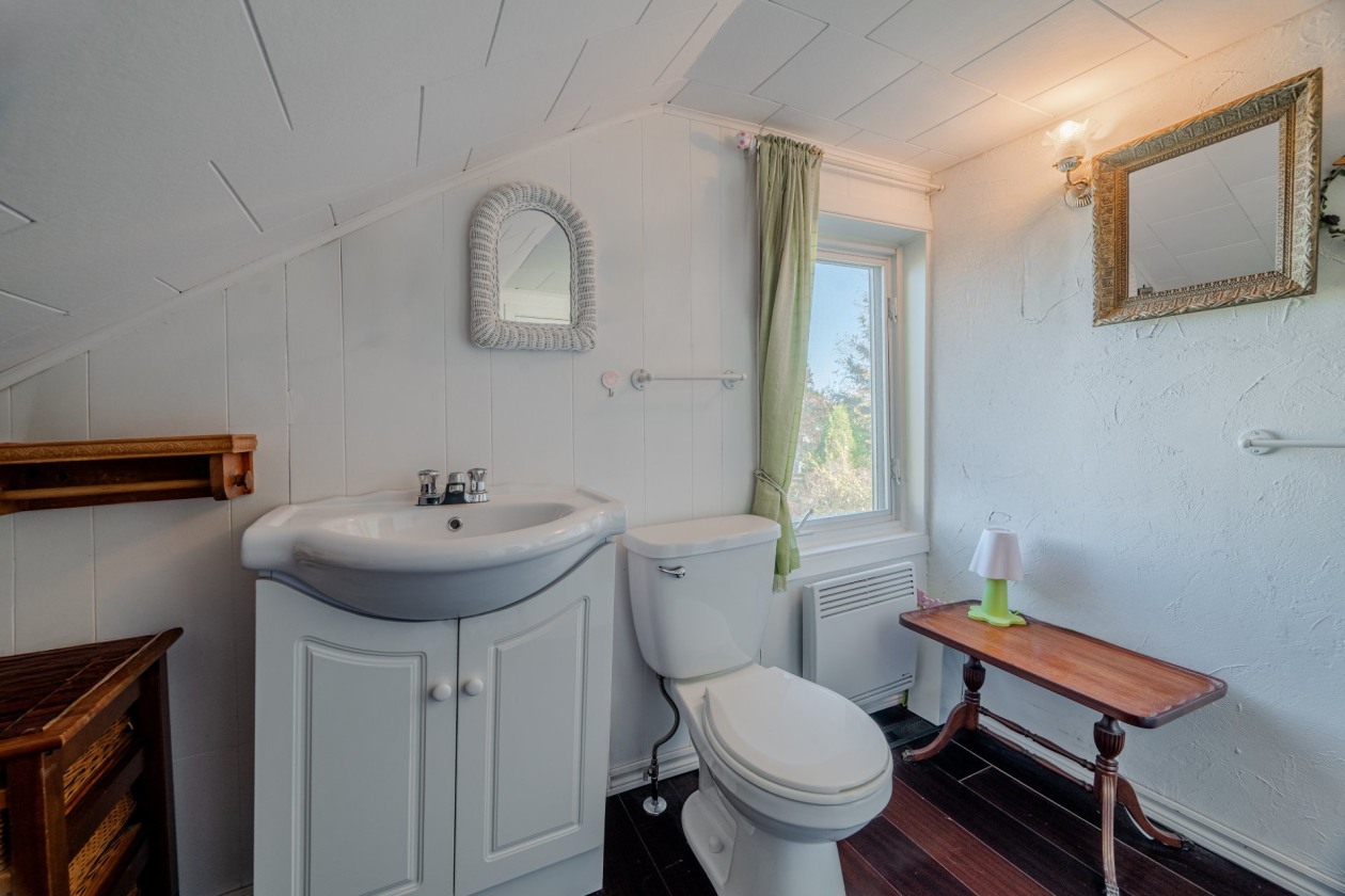 Salle de bains — 433 Rue Cartier, Rimouski