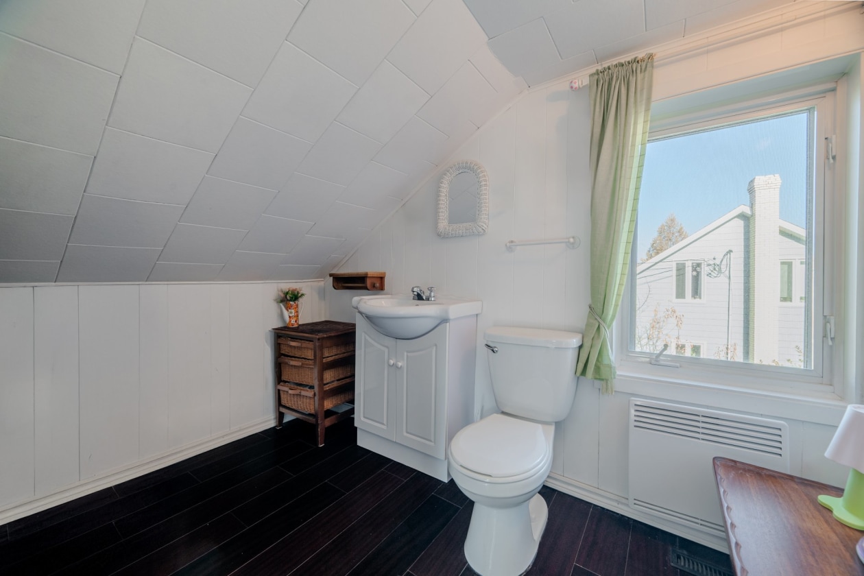 Salle de bains — 433 Rue Cartier, Rimouski