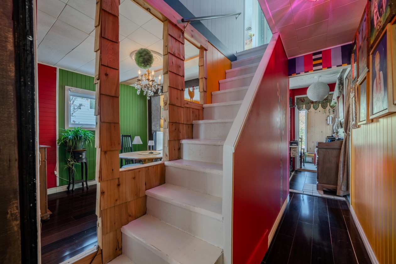 Escalier — 433 Rue Cartier, Rimouski