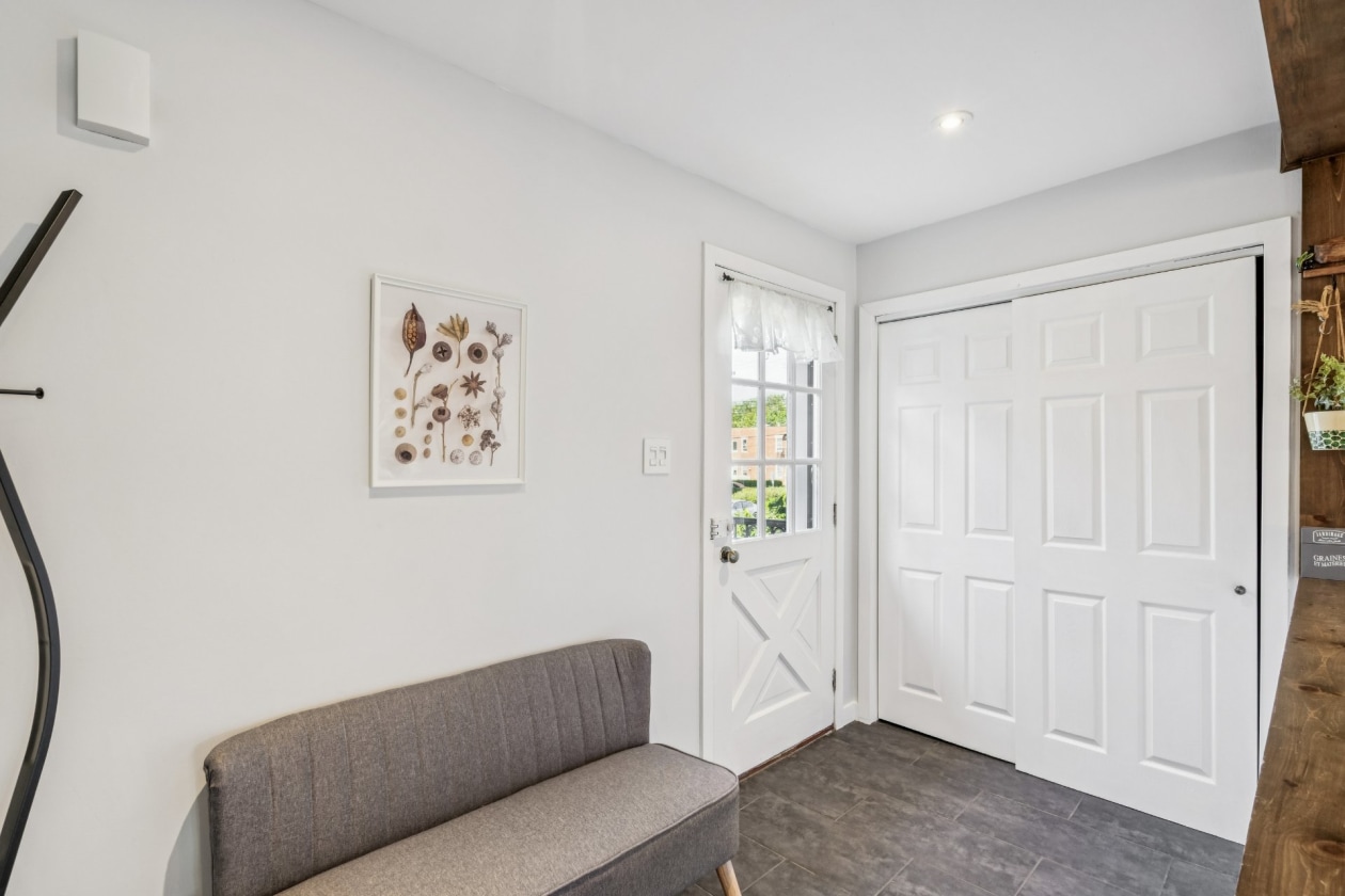 Hall d'entrée — 1245, Rue Sherbrooke, Montréal (Lachine), H8S1J3, Montréal (Lachine)