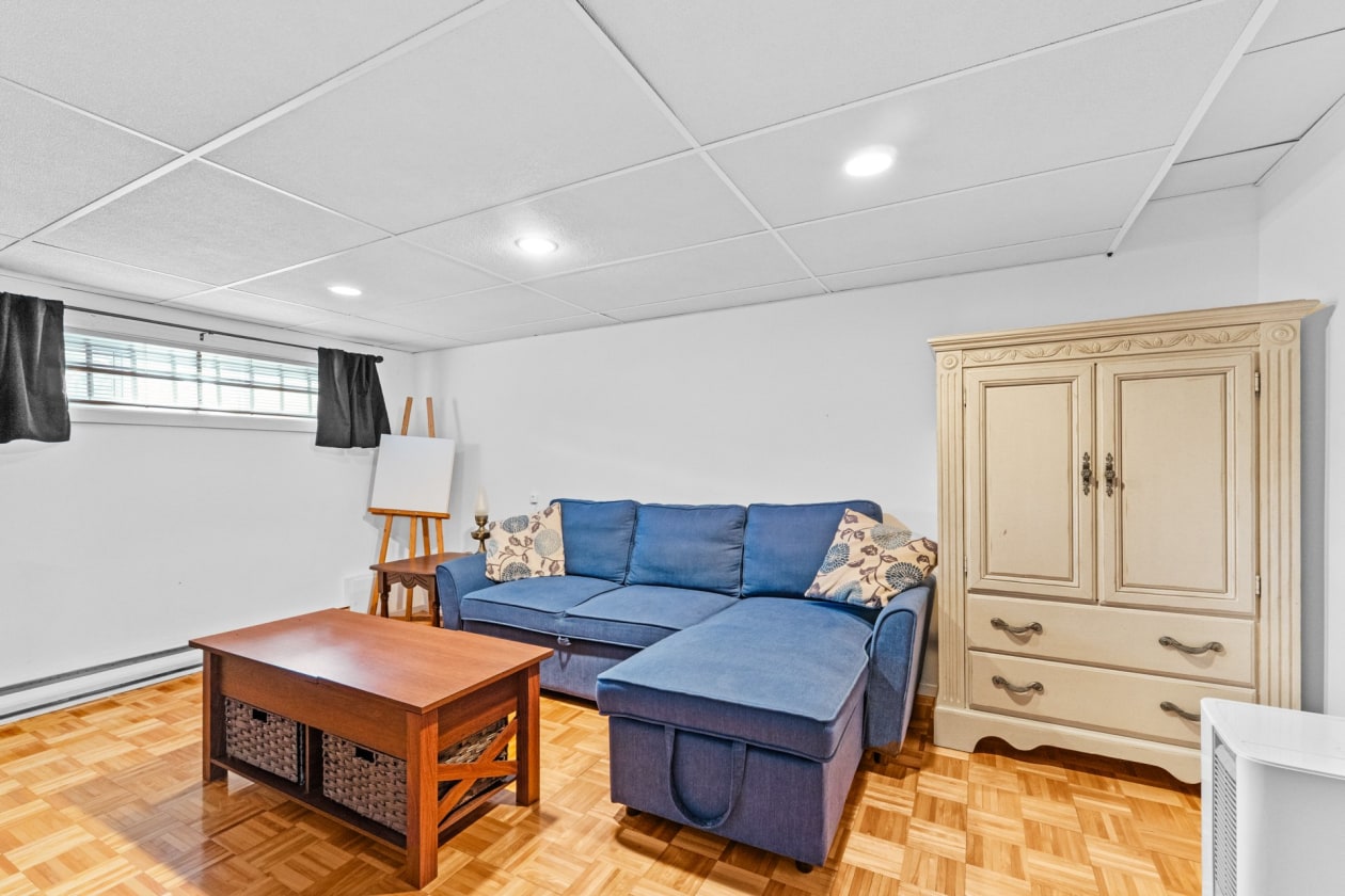 Salle familiale — 1120 Rue Mélisande, Laval