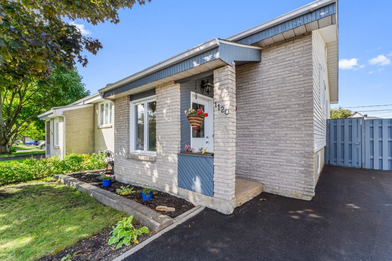 Façade — 1120 Rue Mélisande, Laval