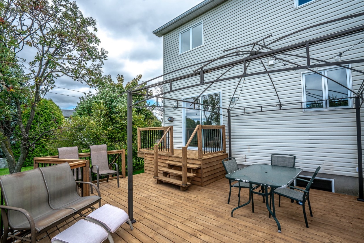 Terrasse — 9015 Boul. Guillaume-Couture, Lévis