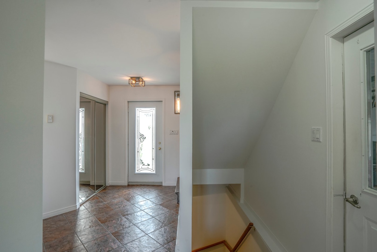 Hall d'entrée — 9015 Boul. Guillaume-Couture, Lévis