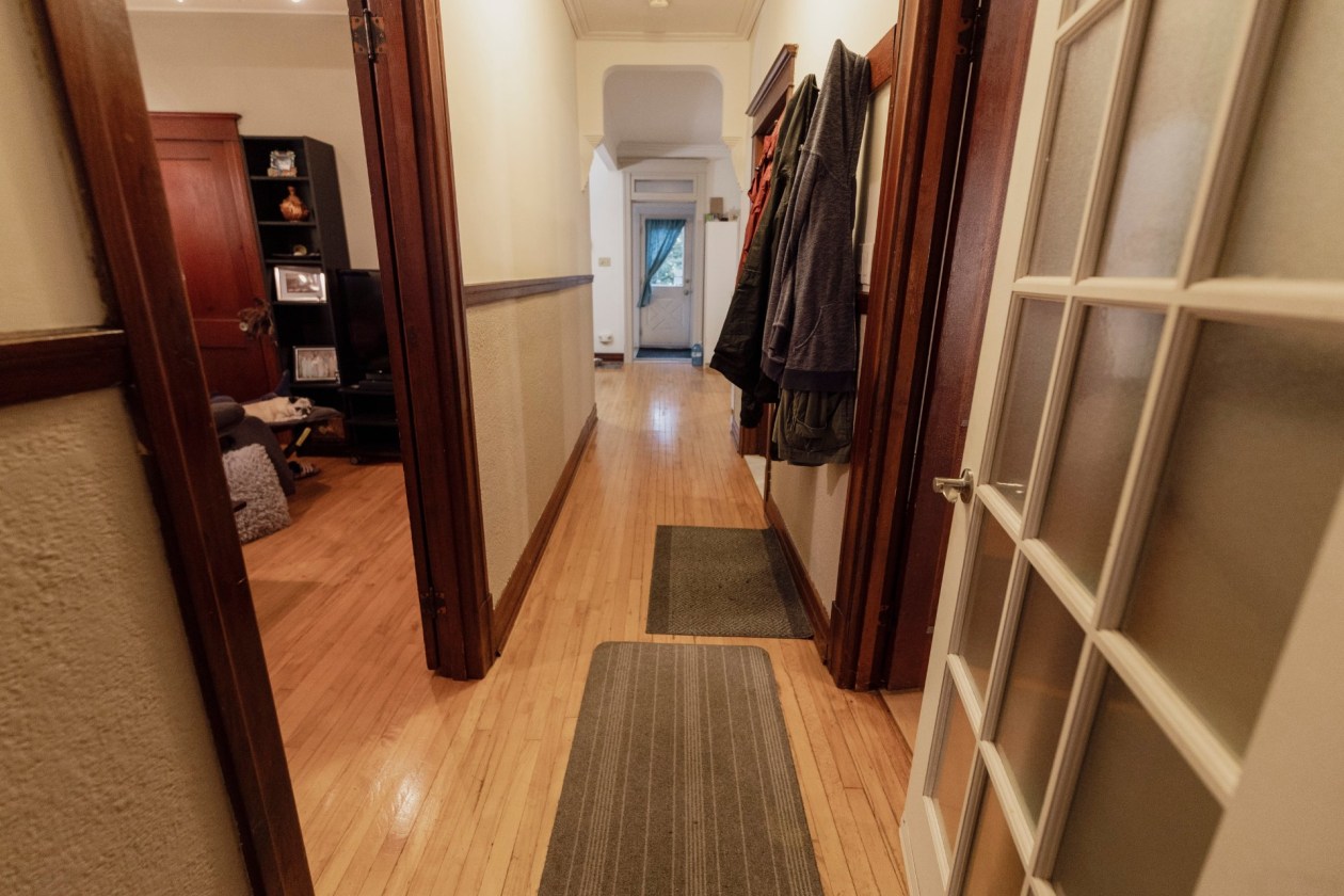 Corridor — 764 9e Avenue, Montréal