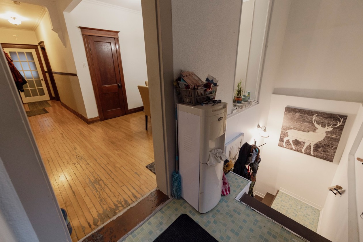 Hall d'entrée — 764 9e Avenue, Montréal