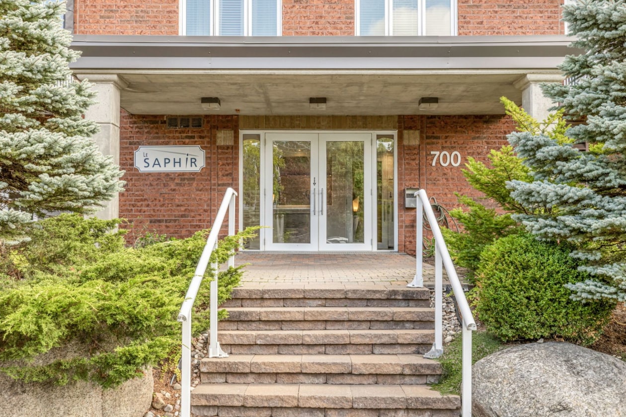 Entrée extérieure — 700, Boul. du Loiret, 503, Québec (Charlesbourg ), G2L0A8, Québec (Charlesbourg )