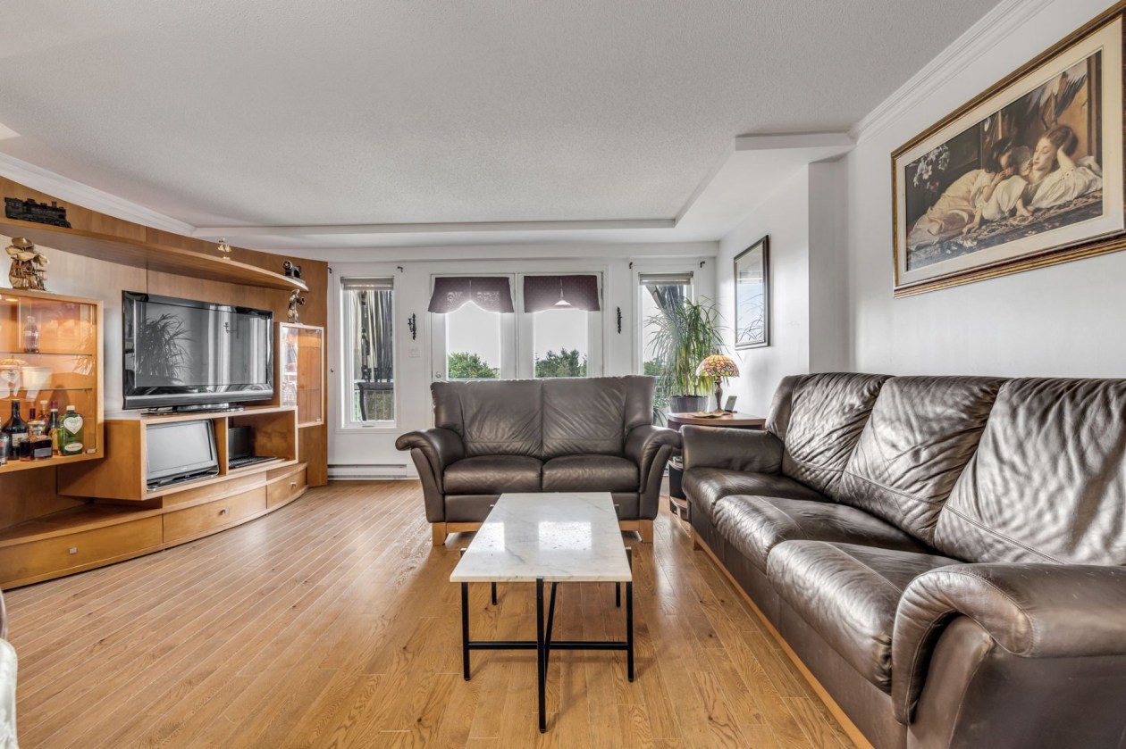 Salon — 700, Boul. du Loiret, 503, Québec (Charlesbourg ), G2L0A8, Québec (Charlesbourg )
