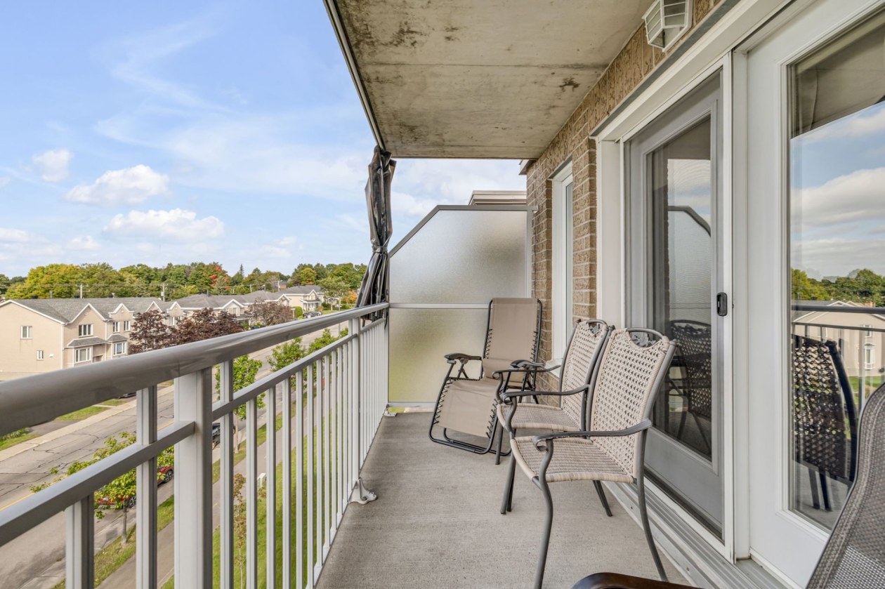 Balcon — 700, Boul. du Loiret, 503, Québec (Charlesbourg ), G2L0A8, Québec (Charlesbourg )