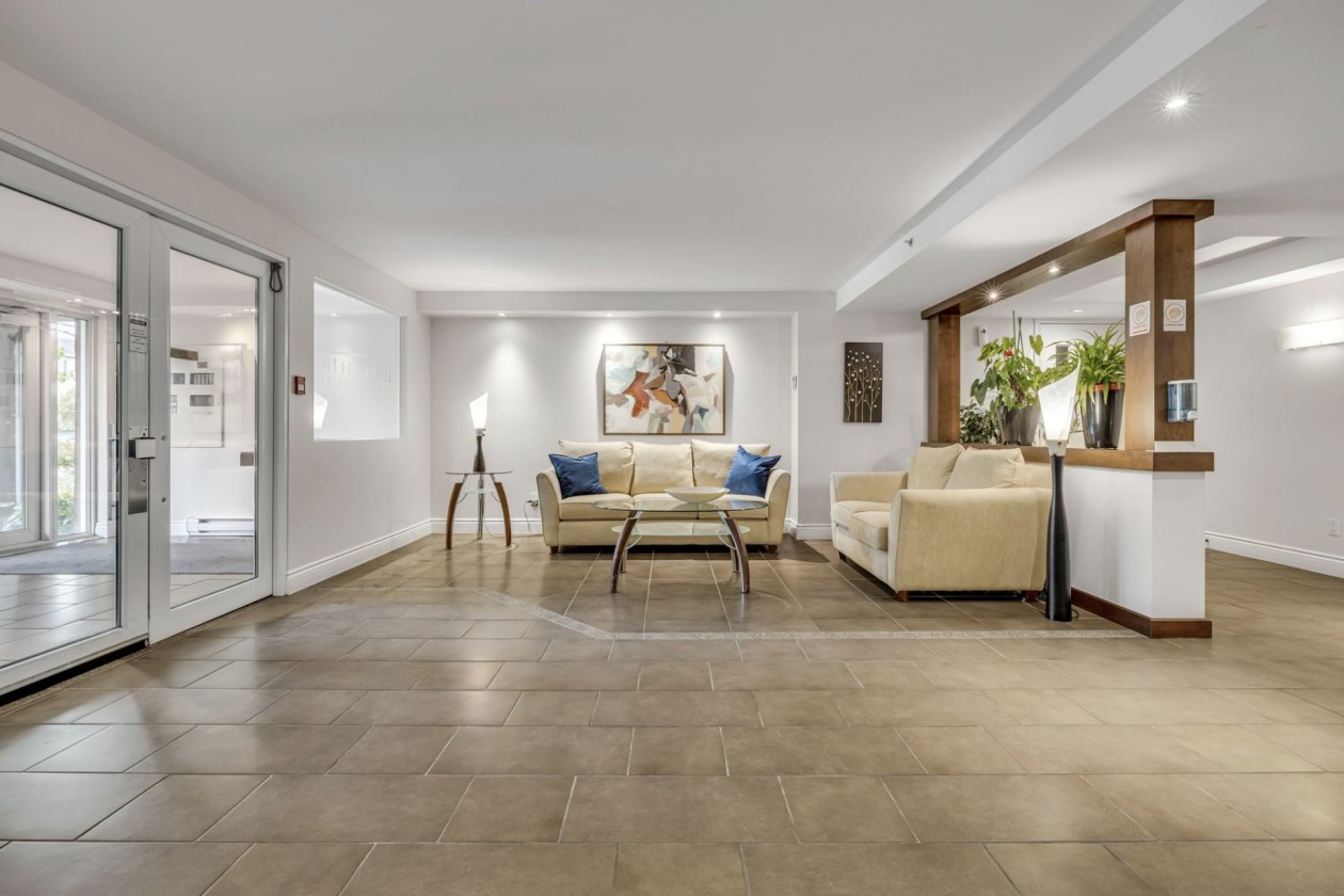 Entrée extérieure — 700, Boul. du Loiret, 503, Québec (Charlesbourg ), G2L0A8, Québec (Charlesbourg )