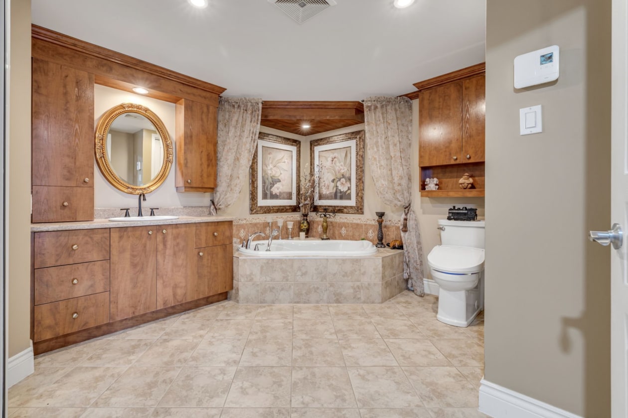 Salle de bains — 700, Boul. du Loiret, 503, Québec (Charlesbourg ), G2L0A8, Québec (Charlesbourg )