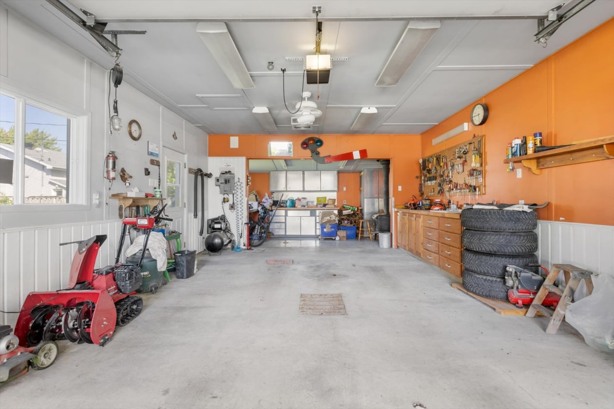 Garage — 800, Rue Deveau, Trois-Rivières, G8V1L1, Trois-Rivières