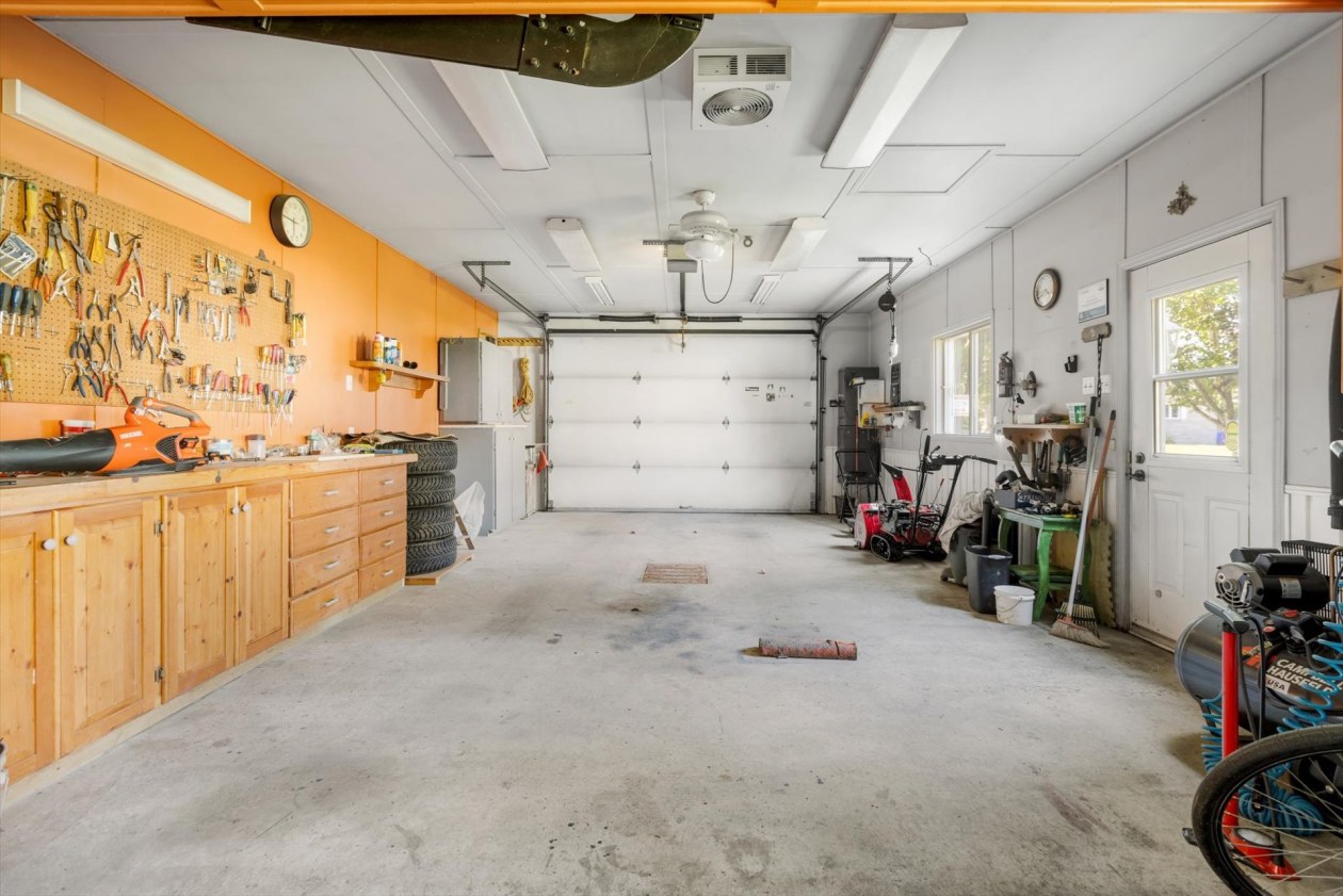 Garage — 800, Rue Deveau, Trois-Rivières, G8V1L1, Trois-Rivières