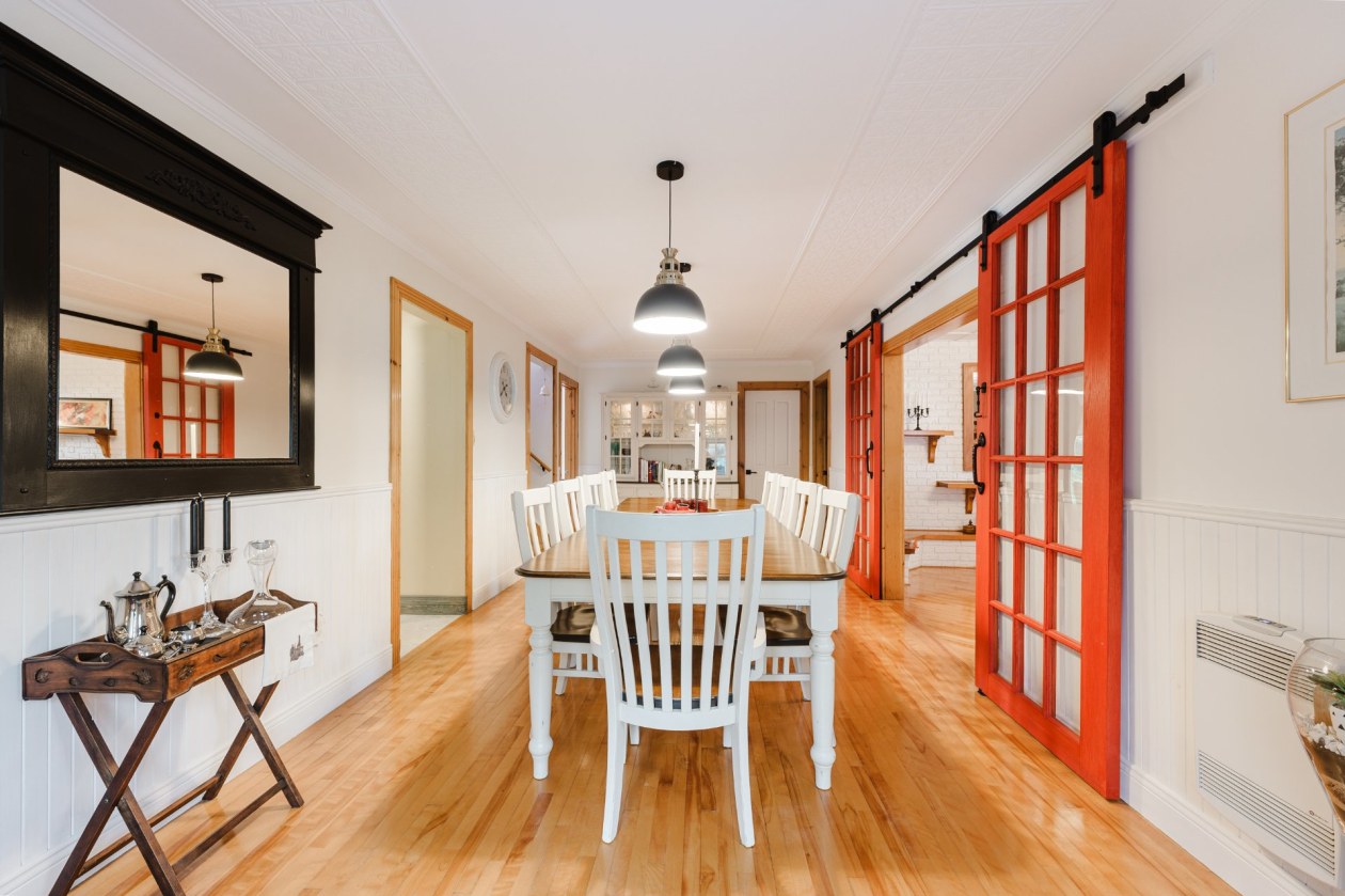 Salle à manger — 211, Rue St-Georges, Ange-Gardien, J0E1E0, Ange-Gardien