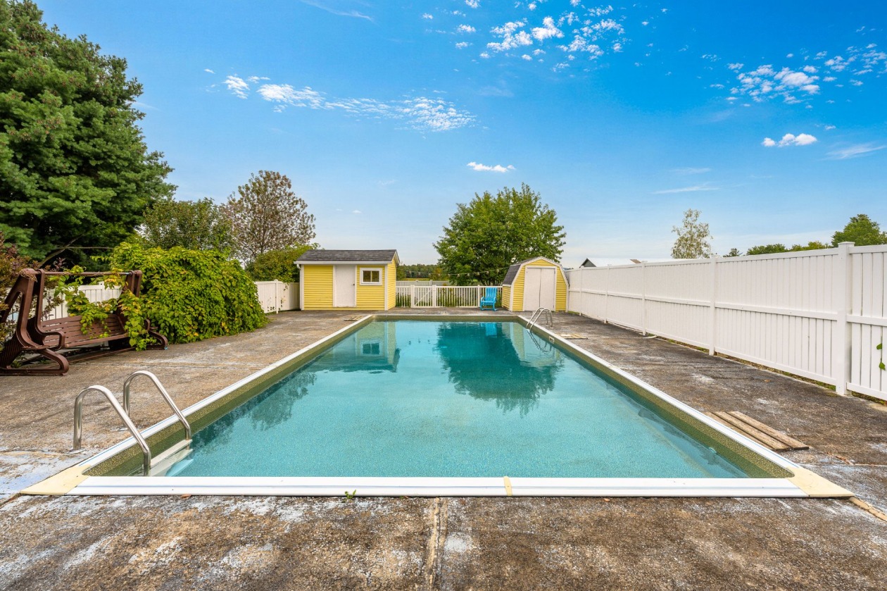 Piscine — 211, Rue St-Georges, Ange-Gardien, J0E1E0, Ange-Gardien