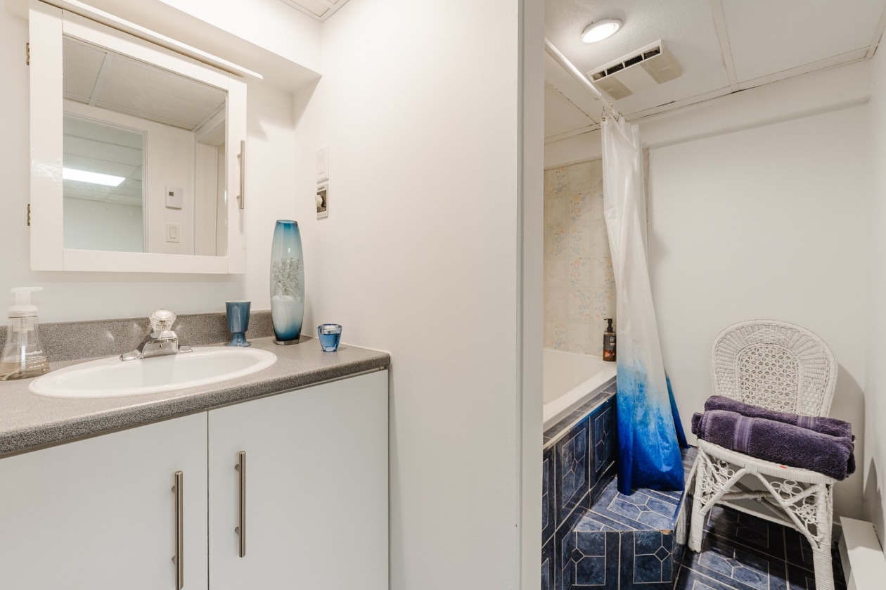 Salle de bains — 211, Rue St-Georges, Ange-Gardien, J0E1E0, Ange-Gardien