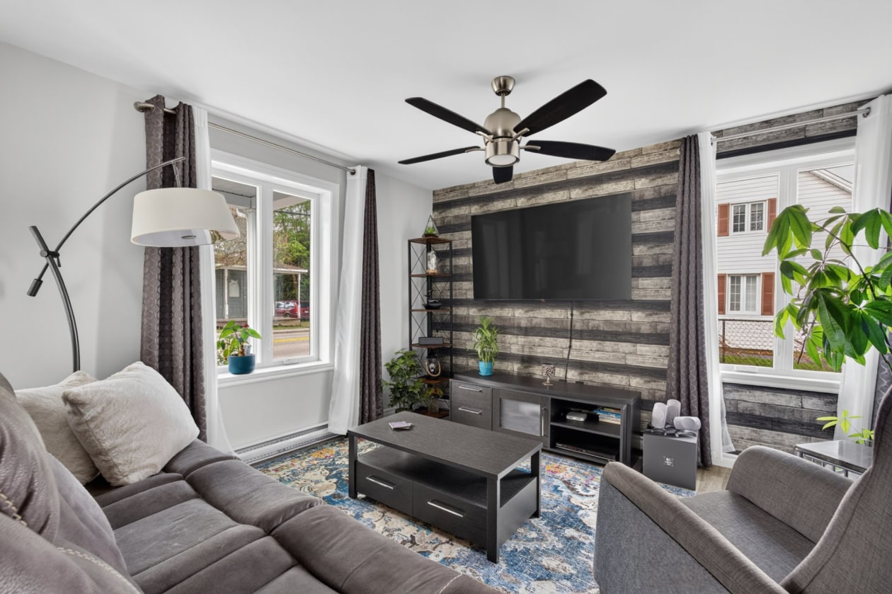 Salon — 640, Rue Principale, Saint-Léonard-de-Portneuf, G0A4A0, Saint-Léonard-de-Portneuf