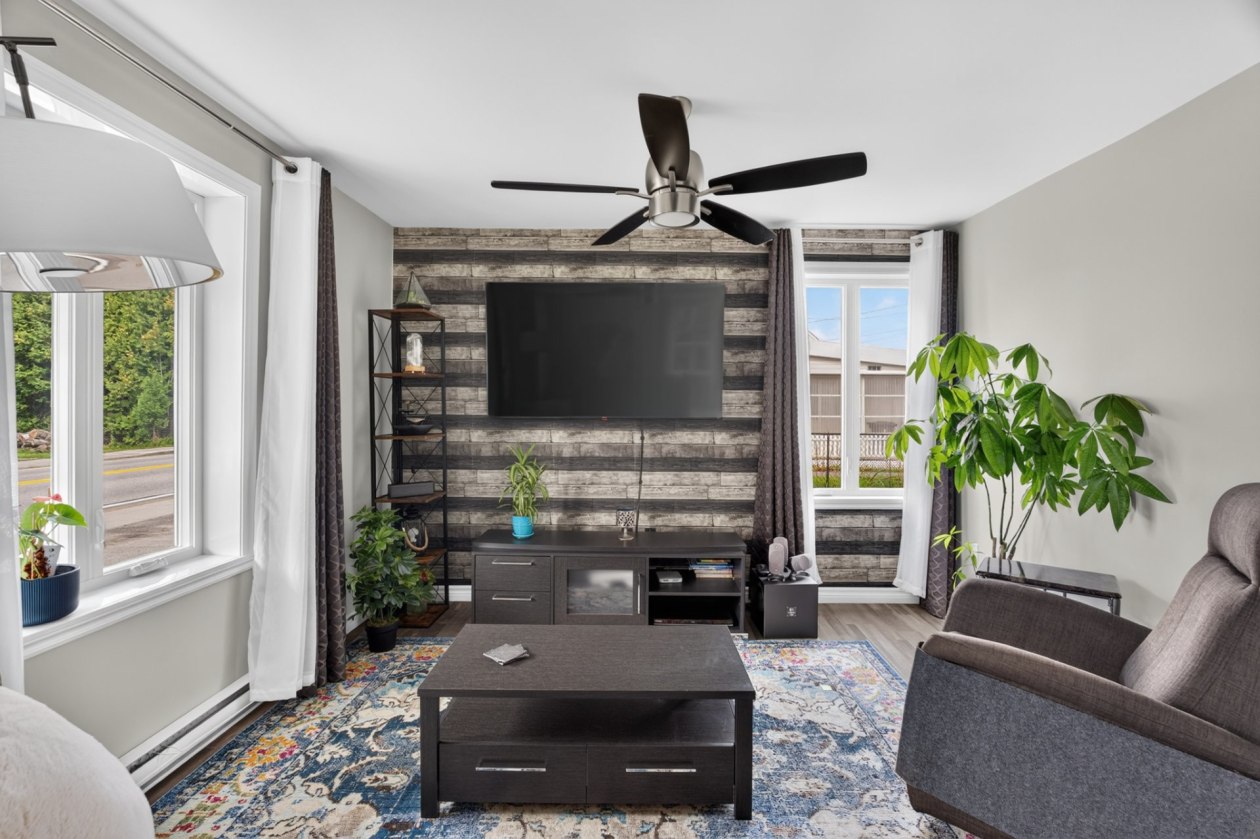 Salon — 640, Rue Principale, Saint-Léonard-de-Portneuf, G0A4A0, Saint-Léonard-de-Portneuf