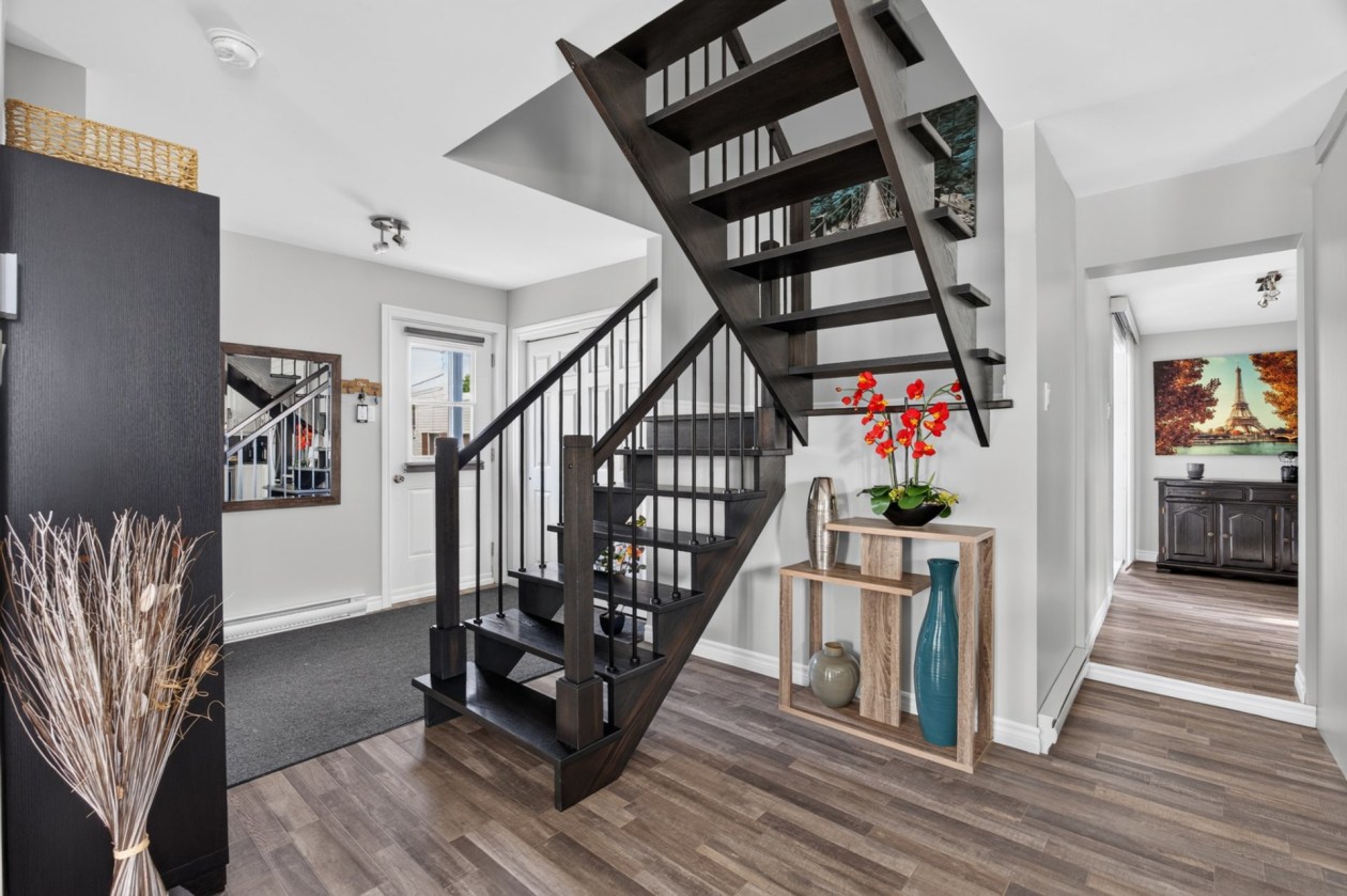 Escalier — 640, Rue Principale, Saint-Léonard-de-Portneuf, G0A4A0, Saint-Léonard-de-Portneuf