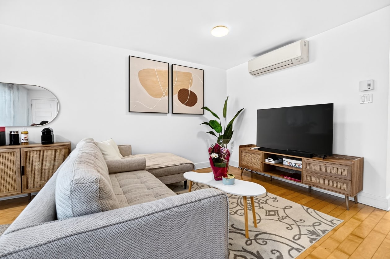 Living room — 2534, Av. Bilaudeau, Montréal (Mercier/Hochelaga-Maisonneuve), H1K4A8, Montréal (Mercier/Hochelaga-Maisonneuve)
