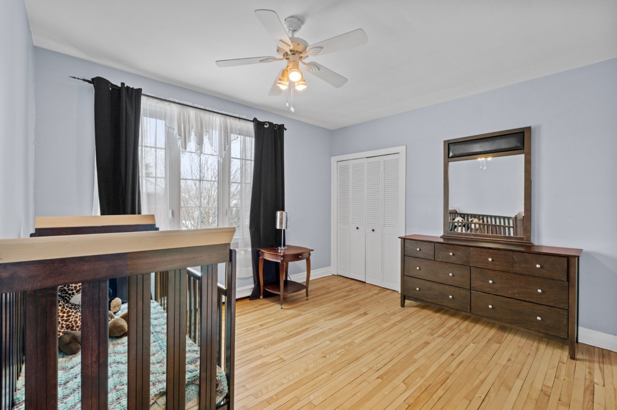Chambre à coucher — 5150 Boul. St-Joseph, Montréal