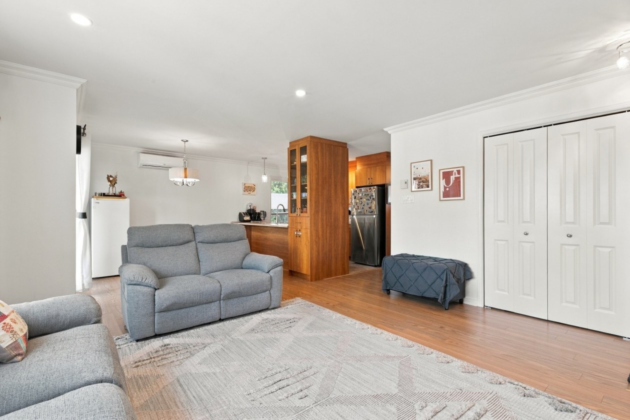 Salon — 95 Rue Lautrec, Châteauguay
