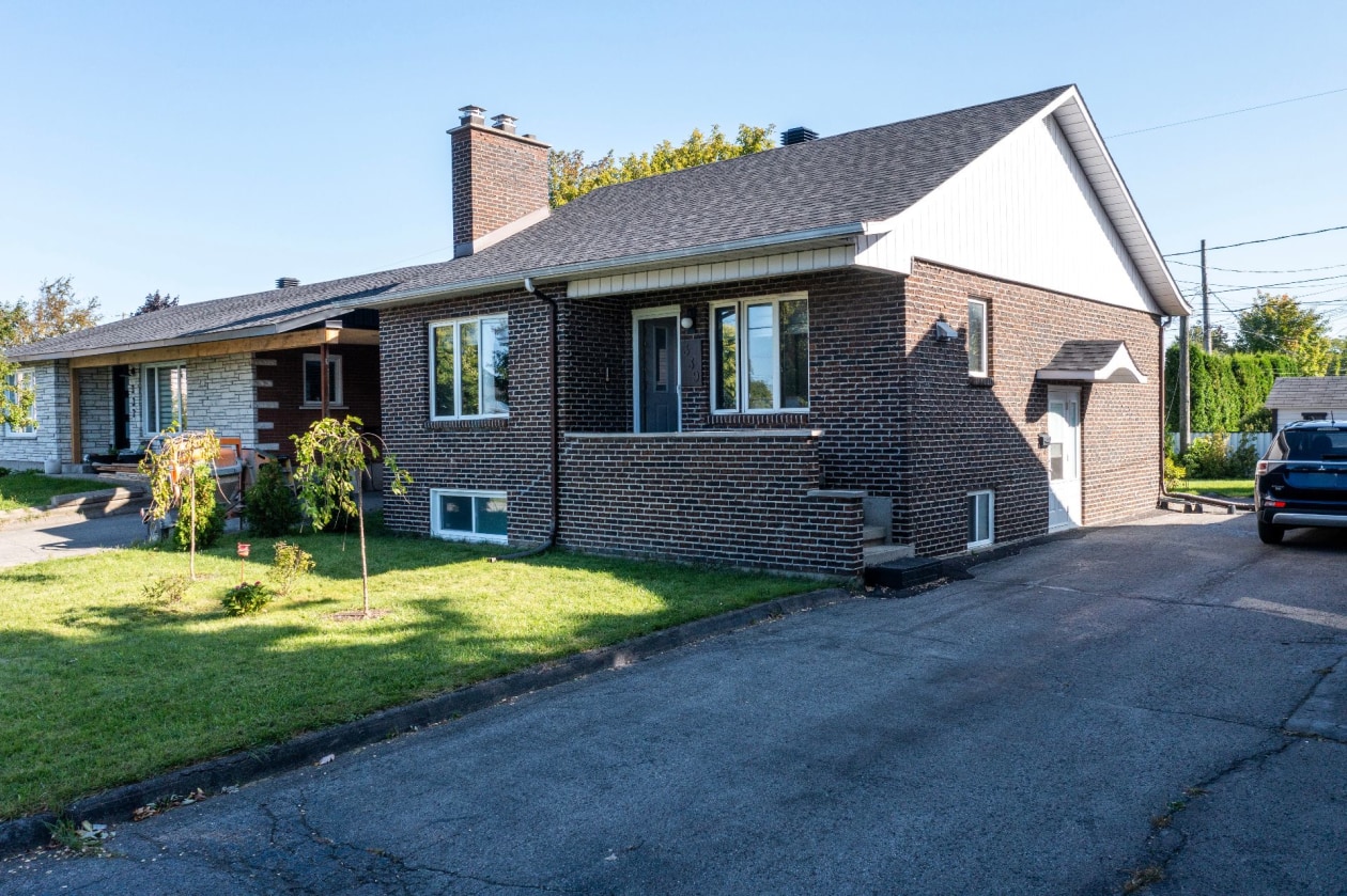 Façade — 339 Rue Jeanne-Mance, Salaberry-de-Valleyfield