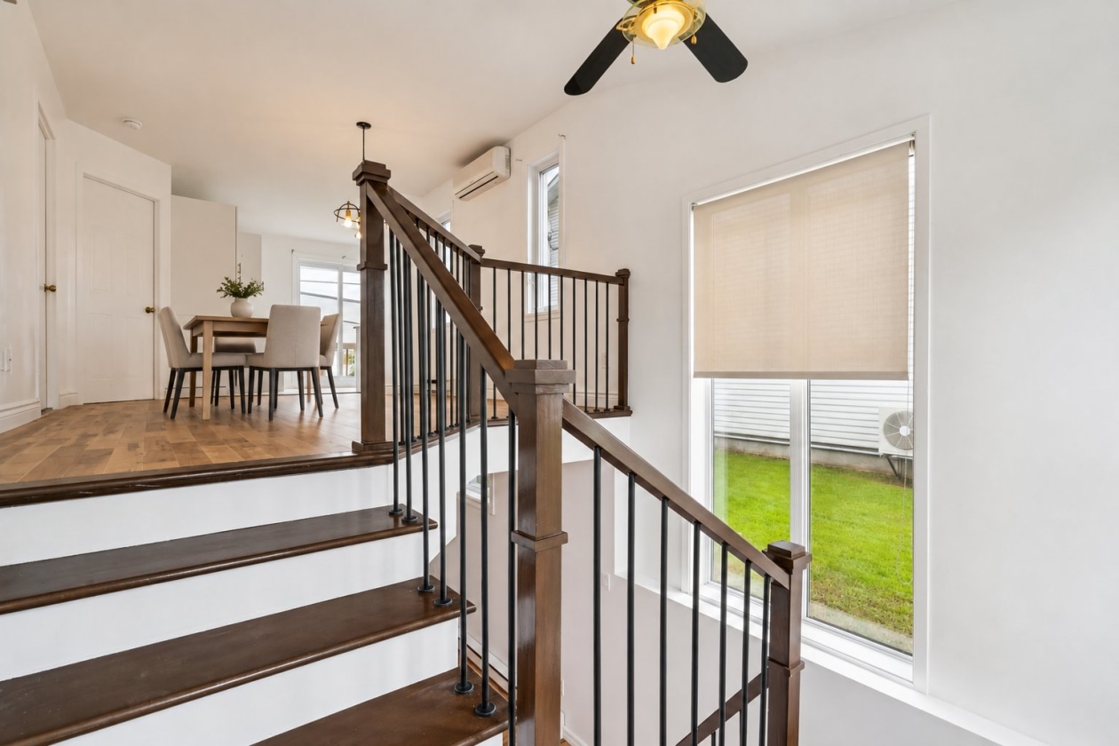Escalier — 7035 Rue Galarneau, Laval