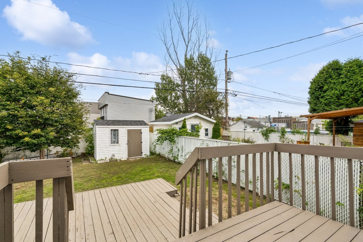 Cour — 7035 Rue Galarneau, Laval